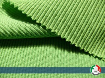Fstk Tekstil San ve Tic A - Aylk 400 tona kadar rme kuma retim kapasitesi ve 500 ton boyama kapasitesi vardr.  100 Pamuk,  