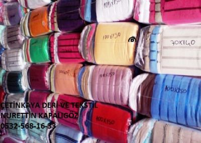 2003 ylnda Nurettin KAPALIGZ tarafndan kurulan etinkaya Deri ve Tekstil Ltd.  ti.  ,  ticaret hayatna ilk olarak deri ticareti ile balam daha sonra gelien ve byyen firmamz tekstil sektrnde de faaliyet gstermeye balamtr.  Tekstil sektrndeki yatrmn hzla byten irketimiz gnmzde hatr saylr bir tedariki konumunda olup tekstil rnleri sat maazalarna talep edilen havlu,  bornoz ve tekstil rnleri tedarik etmektedir.  etinkaya olarak misyonumuz globalleen ve deien dnya yaps ierisinde yeniliklerimize devam ederek srdrlebilir bir mteri memnuniyeti elde etmektir.  



Firmamz mterilerimizin baarlar iin deer salamak amacyla uluslararas kalite standartlarnda tekstil rn ve hizmetleri reterek,  tekstil sektrnde,  yurtiinde ve yurtdnda doru teknolojiler ile zmler sunan,  teknolojik gelimelere hzla uyum salaan,  deiimi ynlendiren,  kullanc ve alan memnuniyetini en st dzeyde tutan,  yerli ve yabanc i ortaklarnn birinci derecede tercih ettii,  sektrnde bir dnya irketi olmay ama edinmitir.  <br><br>1.  kalite havlu 2.  kalite havlu 3.  kalite ,  bornoz,  nevresim,  tekstil telefleri,  stb,  bornozluk kuma,  wellsoft,  ev tekstili ve her trl tekstil rnleri bulunmaktadr ve alm satm yaplr stok tedarikci firmayz
